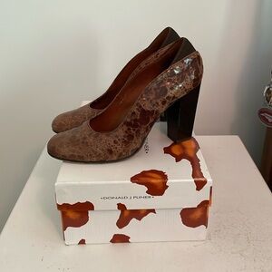 Donald J Pliner Casey Embossed Leather Pumps 9 M Brown